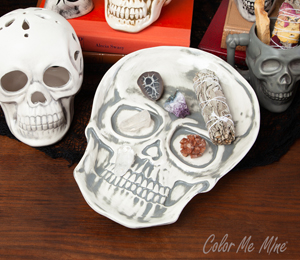 Roseville Color Me Mine Vintage Skull Plate